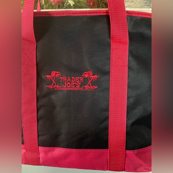 Trader Joe's Black  And Red Reusable Tote Bag Cooler Insulated Black Collapsible - Picture 7 of 10
